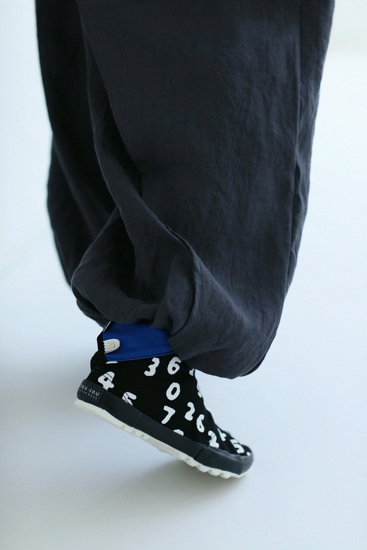 Split Toe Tabi Shoes / SO-SU-U Kon