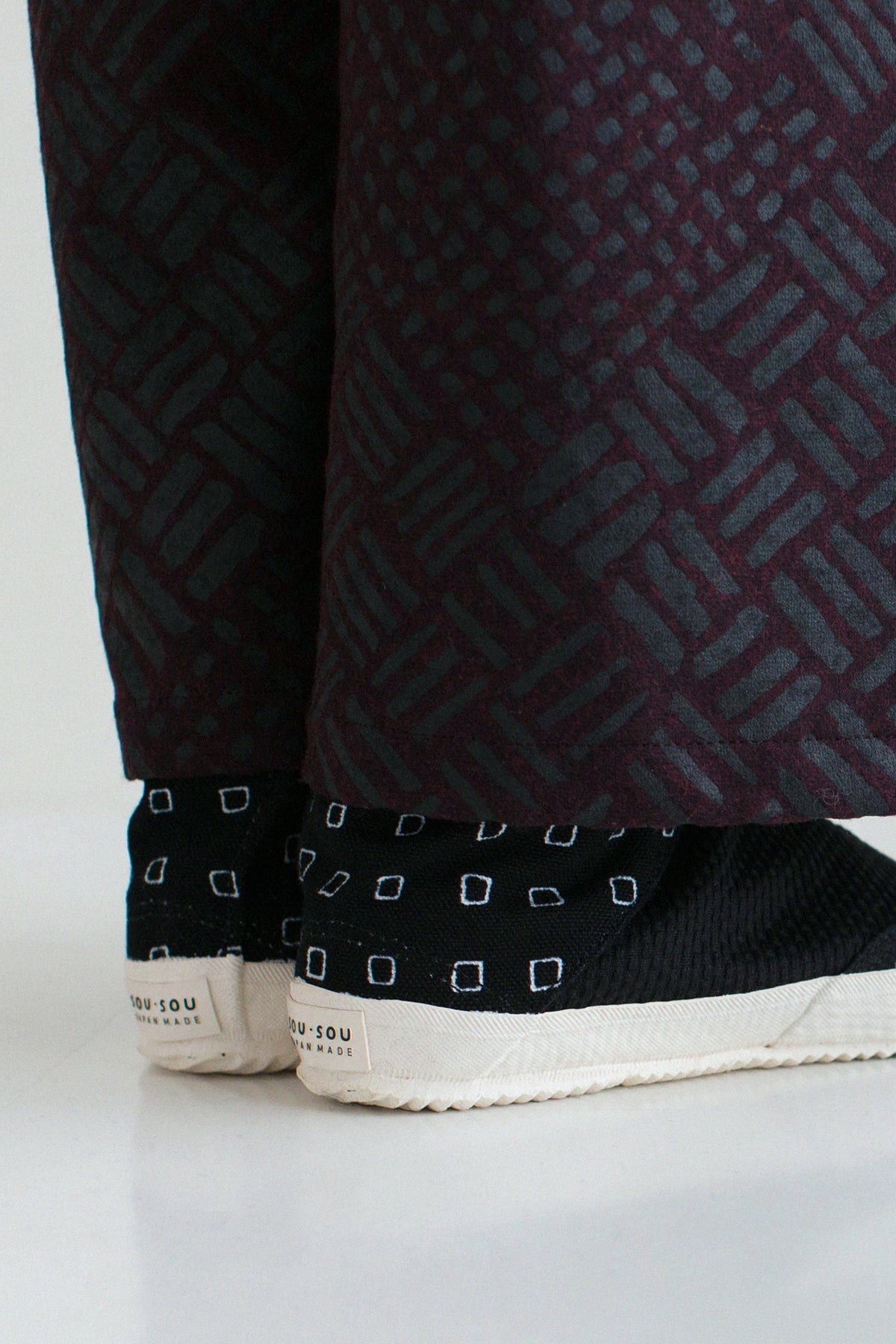 Round Toe Tabi Shoes Bi-Pattern/ Masu×Sashiko Black2