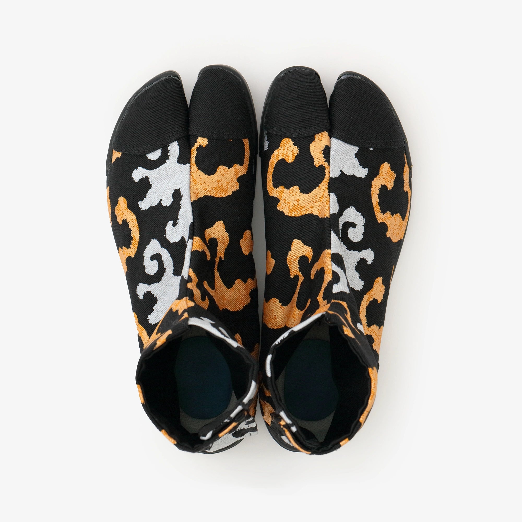 Marugo Split Toe Tabi Shoes / Raging Billows Era