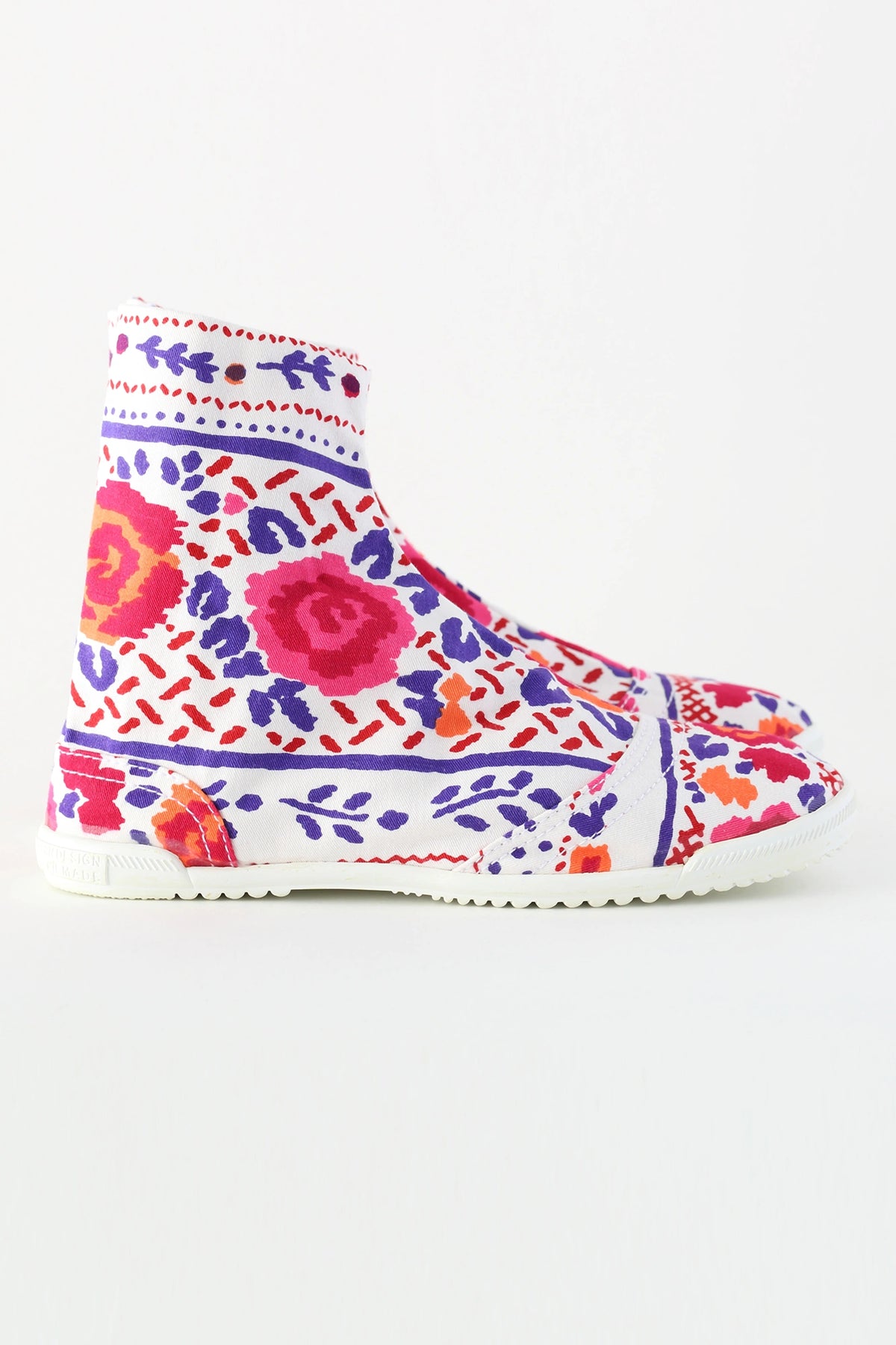 【Online】Marugo Round Toe Tabi Shoes / Eastern Europe