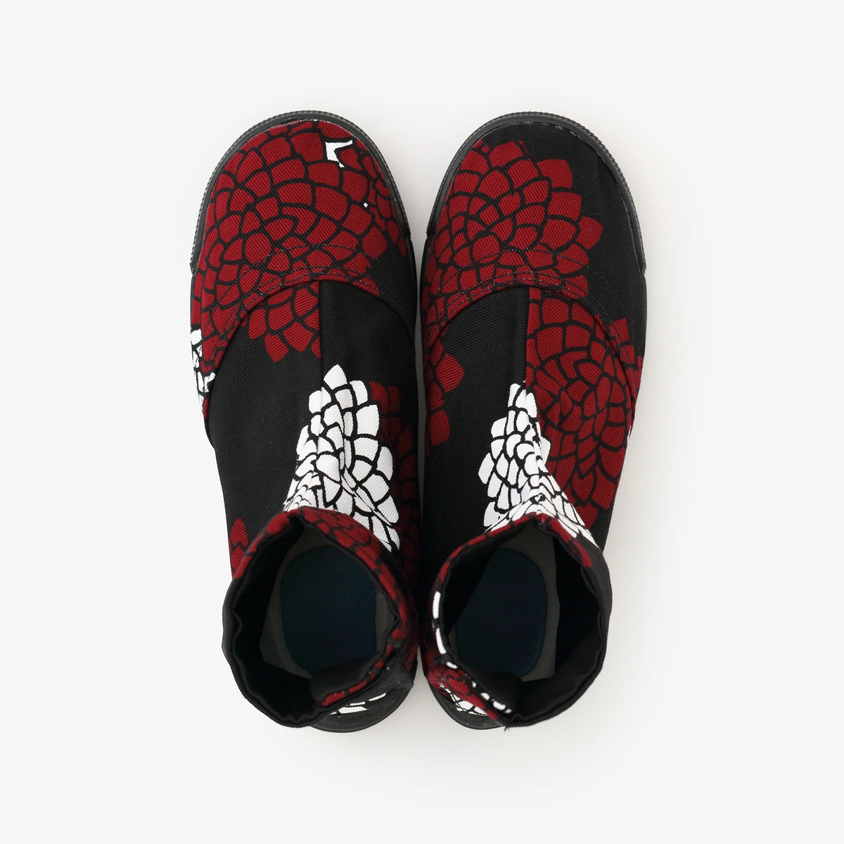 Marugo Round Toe Tabi Shoes Chrysanthemum in Clouds