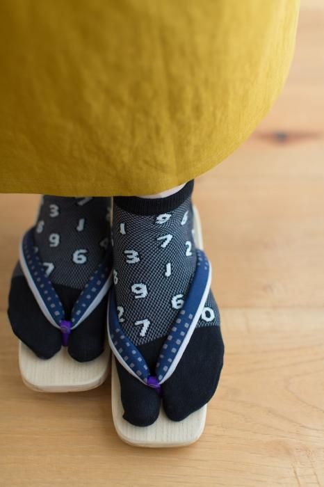 Kanoko Tabi袜子(角度) / SO-SU-U湿羽毛颜色(男女)