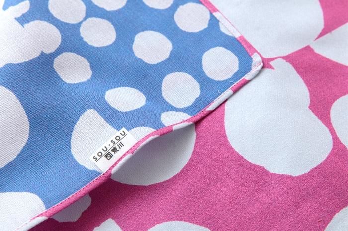 SOU・SOU ×Arakawa Masujiro Reversible Furoshiki (Small) / Circles Pink×Dayflower Blue