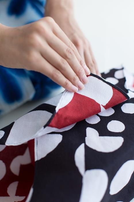 SOU・SOU ×荒川益次郎商店雙面染風呂敷(小)/圓圈圈 黑色×紅色