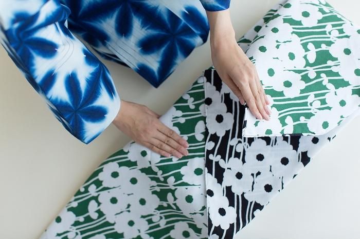 SOU・SOU ×Arakawa Masujiro Reversible Furoshiki (Large) / Hinatabokko Black×Green