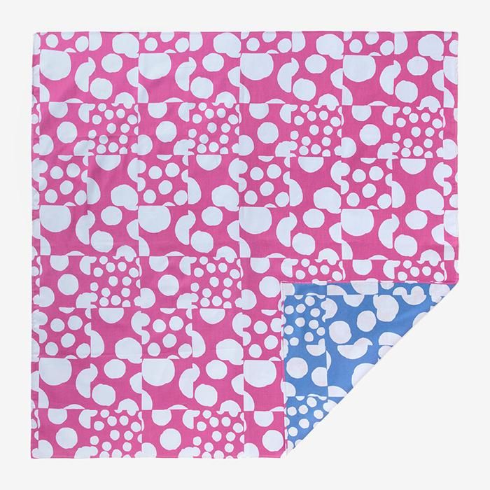 SOU・SOU ×Arakawa Masujiro Reversible Furoshiki (Large) / Circles Pink×Dayflower Blue