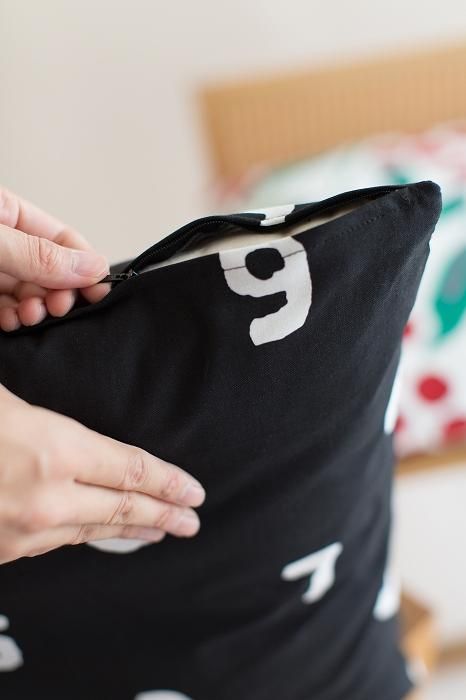 Kissenbezug mit 21er-Zählung in Leinwandbindung/SO-SU-U Große Nassfarbe (*Lieferung dauert ca. 3 Wochen)