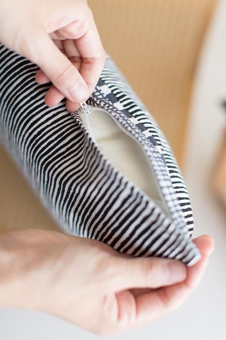 Plain weave 21st count Cushion Cover/Lines and Dots Ink Black