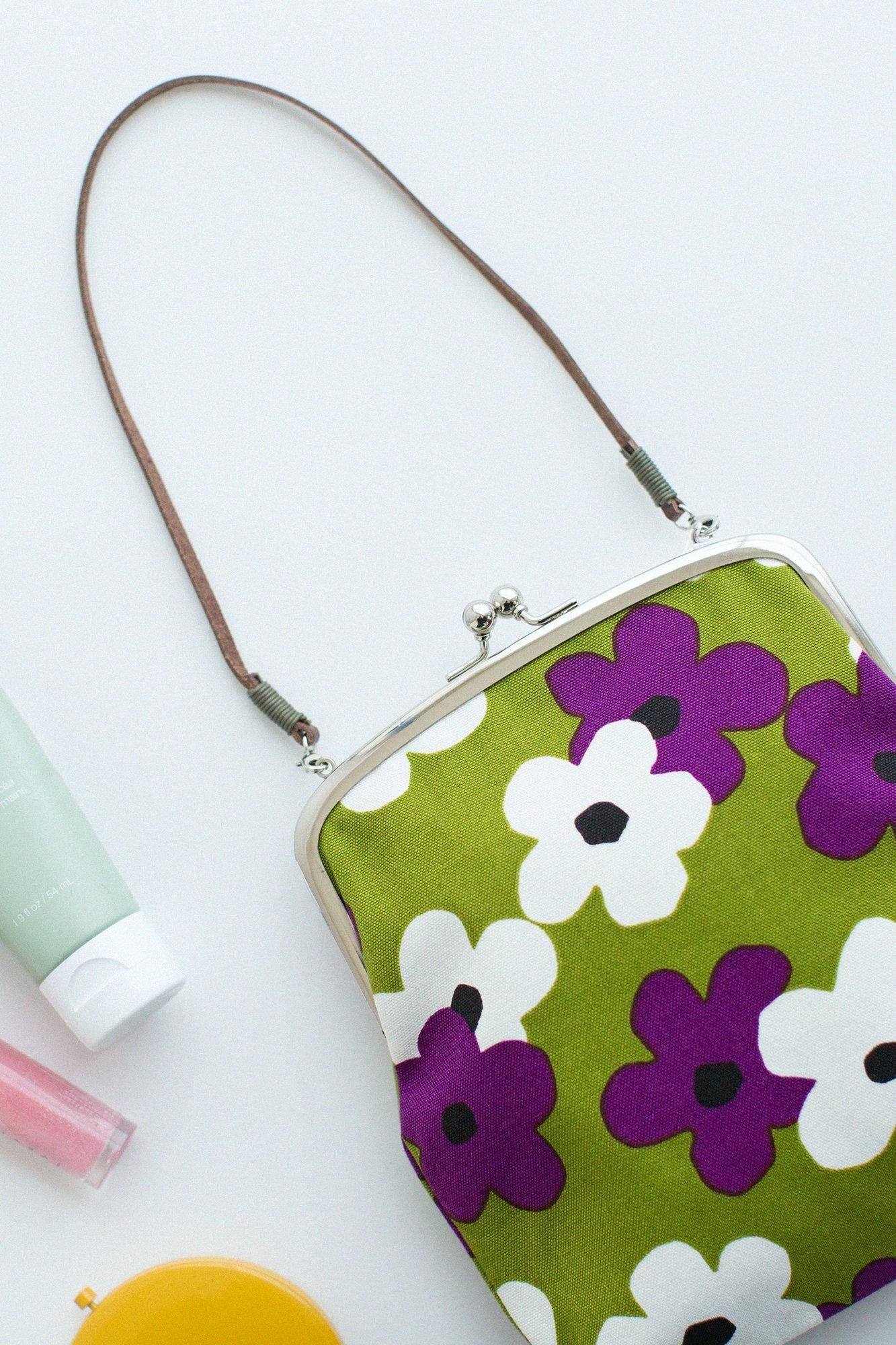 No. 12 canvas Gamaguchi purse (Large)/Layered-flower Small Yellowish Green