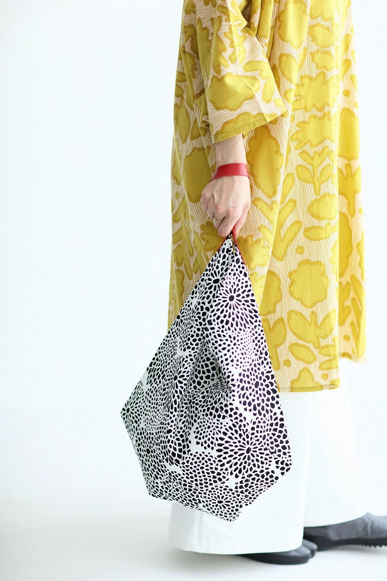 一切袋 穏(いっさいぶくろ おだやか)/菊づくし 逆光(ぎゃっこう)