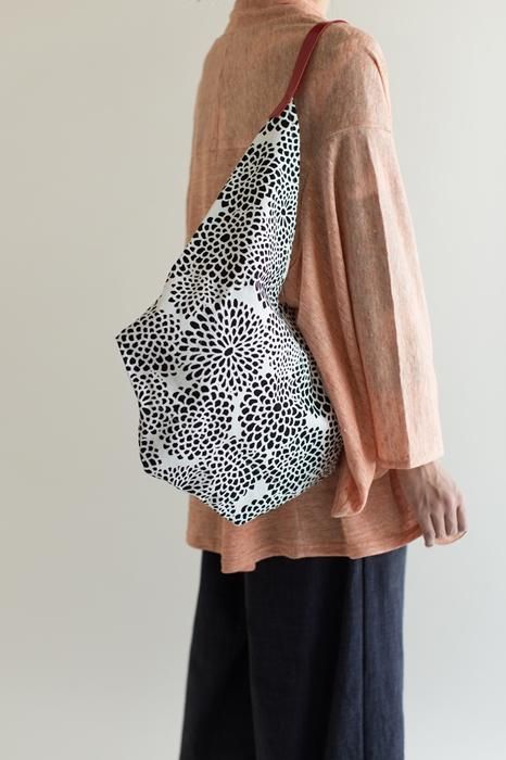 一切袋 穏(いっさいぶくろ おだやか)/菊づくし 逆光(ぎゃっこう)