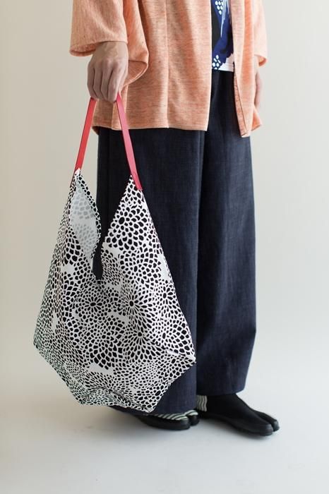 一切袋 穏(いっさいぶくろ おだやか)/菊づくし 逆光(ぎゃっこう)