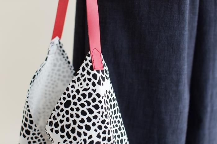 一切袋 穏(いっさいぶくろ おだやか)/菊づくし 逆光(ぎゃっこう)