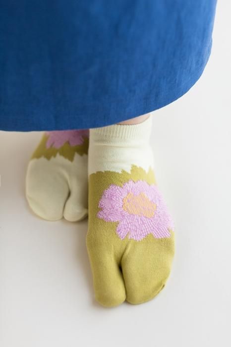 在塔比(Acro长度) /牡丹(男女)下