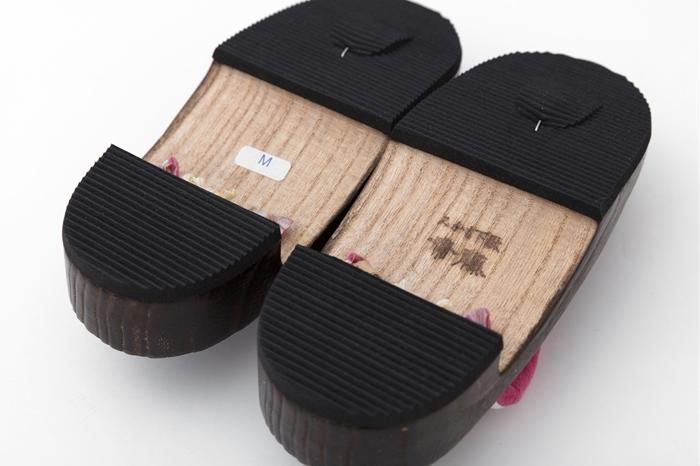 ● Mikamo Geta For Kids Ukon / Chrysanthemum Burst White