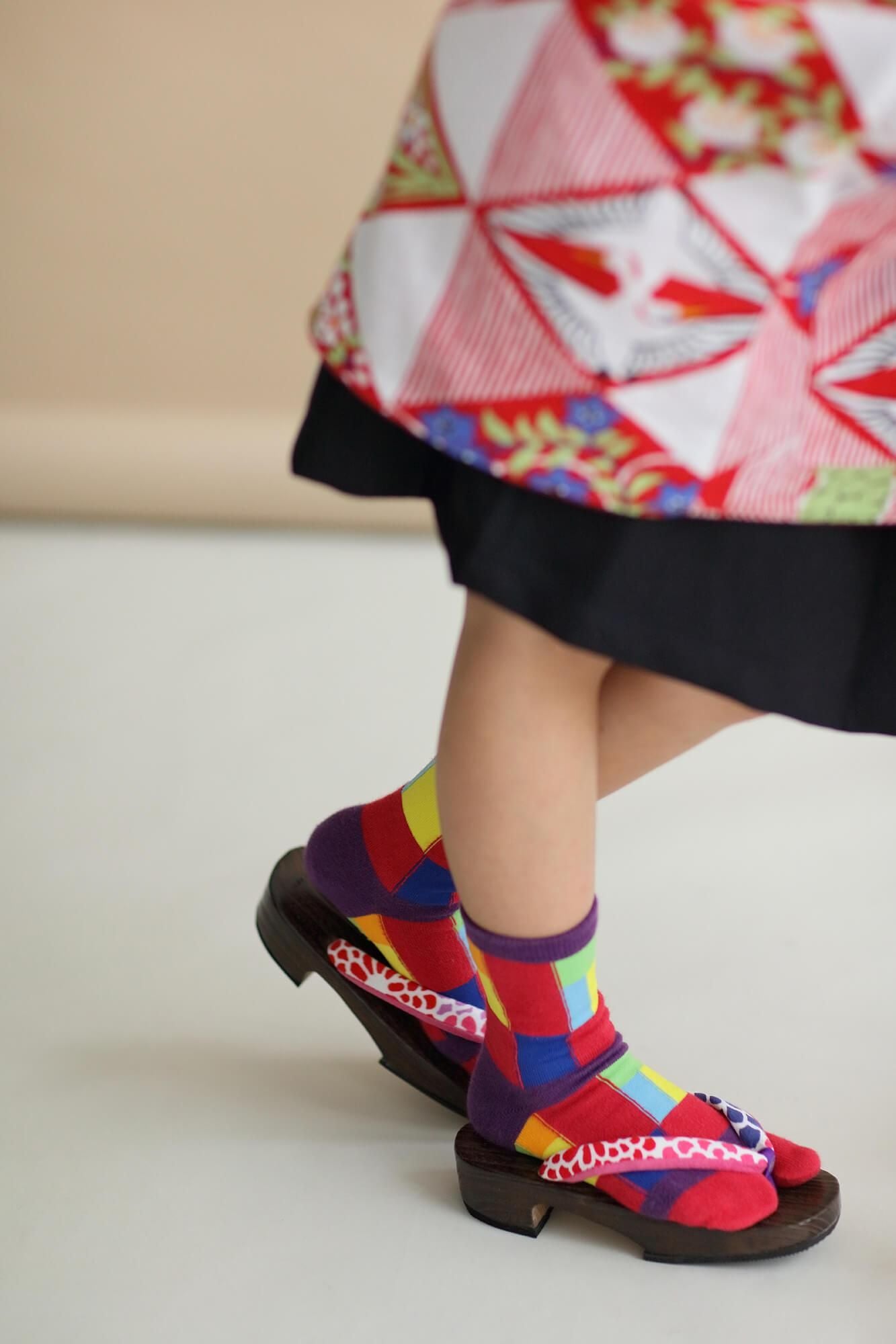 ● Mikamo Geta For Kids Ukon / Chrysanthemum Burst White