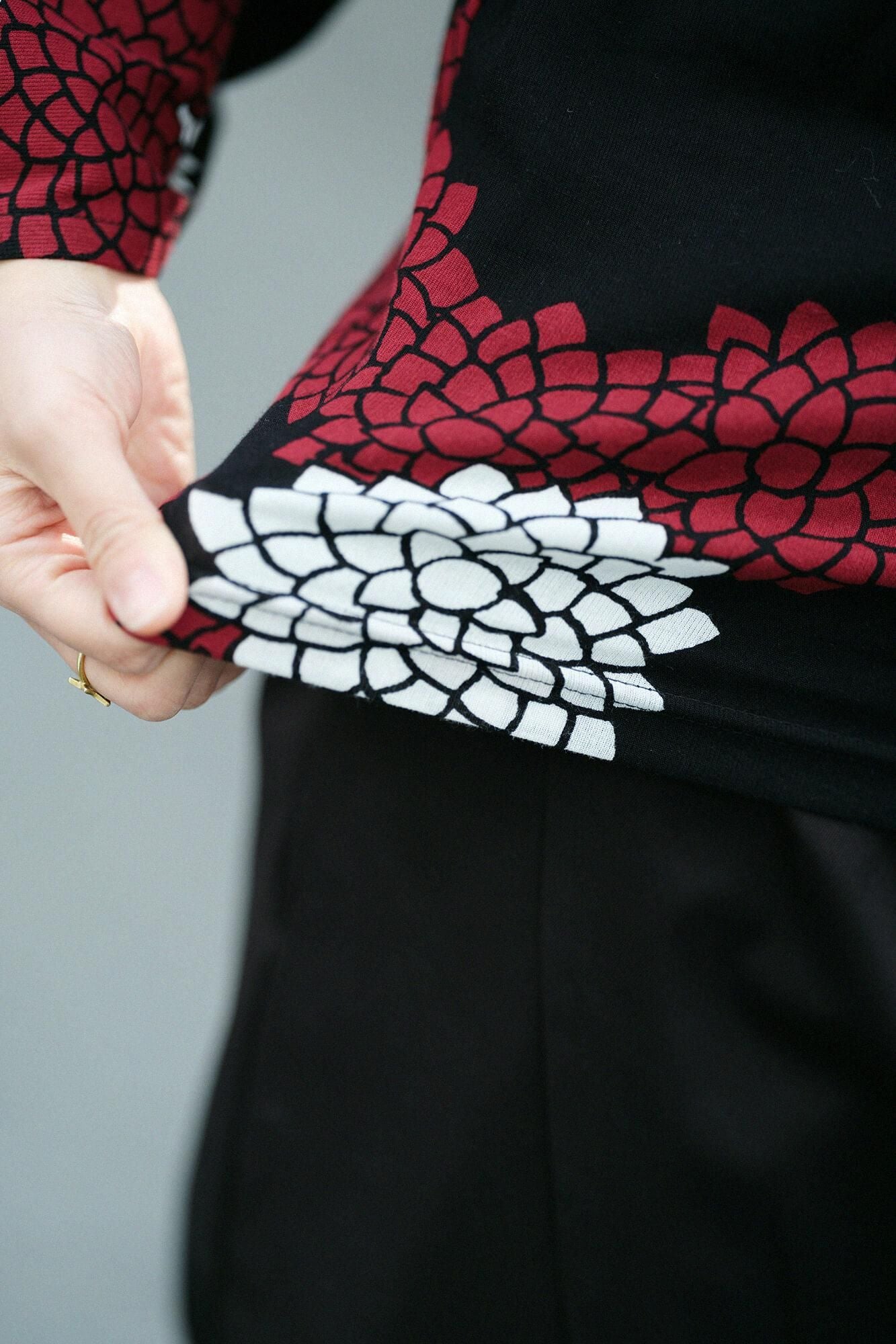 Chizimi Cotton 40/40 Kimono Collar Top / Chrysanthemum in Clouds