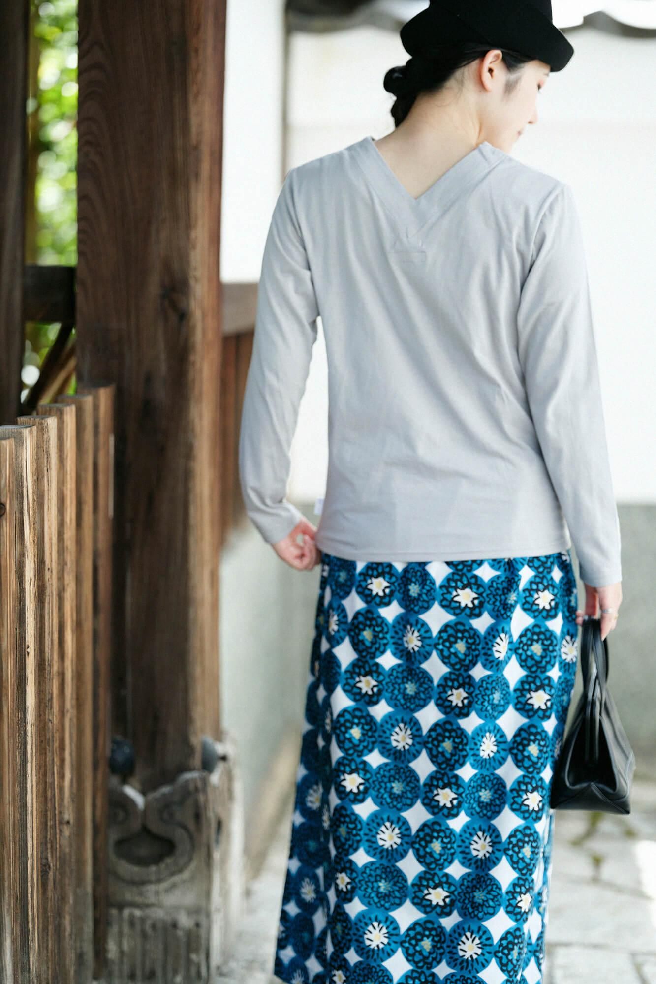 V-neck Shirt Long Sleeve / Light Ink Grey