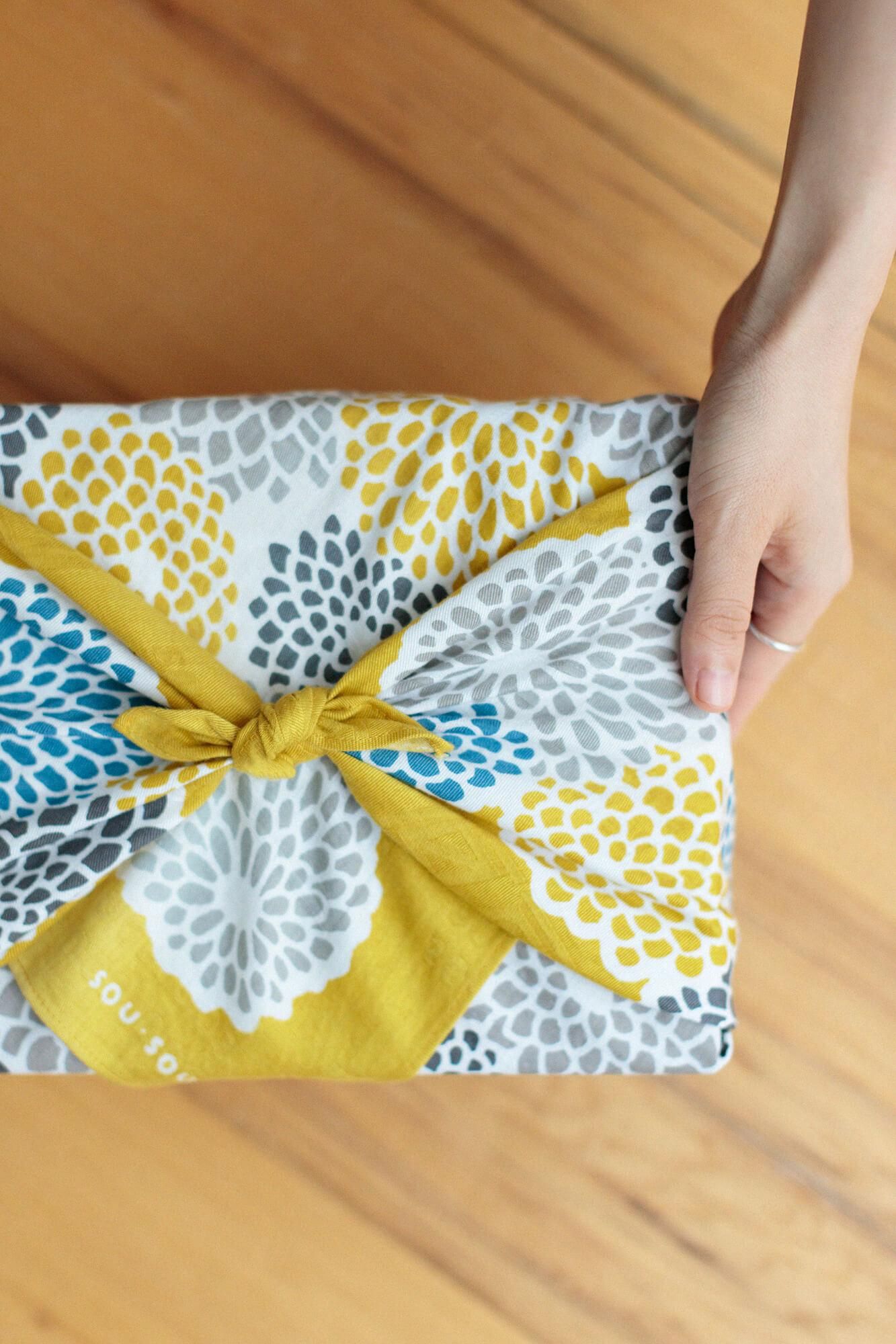 SOU・SOU ×Arakawa Masujiro Furoshiki (Small) / Chrysanthemum Yellow
