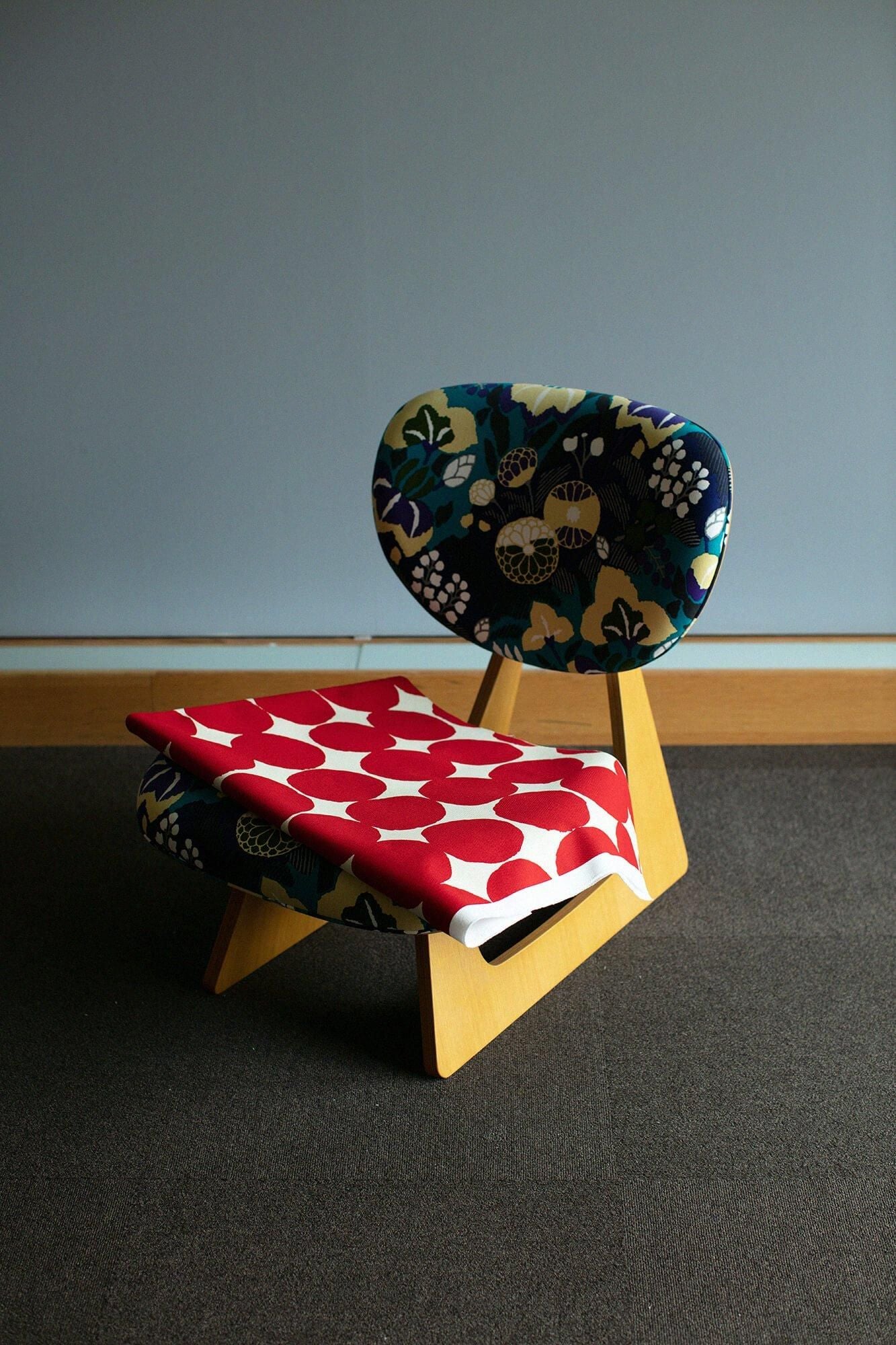 SOU・SOU×天童木工 低座イス/おはじき 乳白×深緋【※お届けに約1ヶ月半】