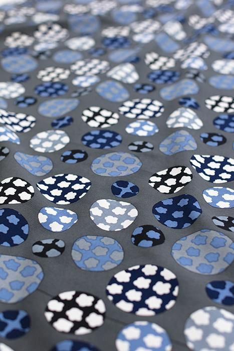 Textilien werden nach Gewicht verkauft (Leinwand Nr. 8)/etwas <50 cm>