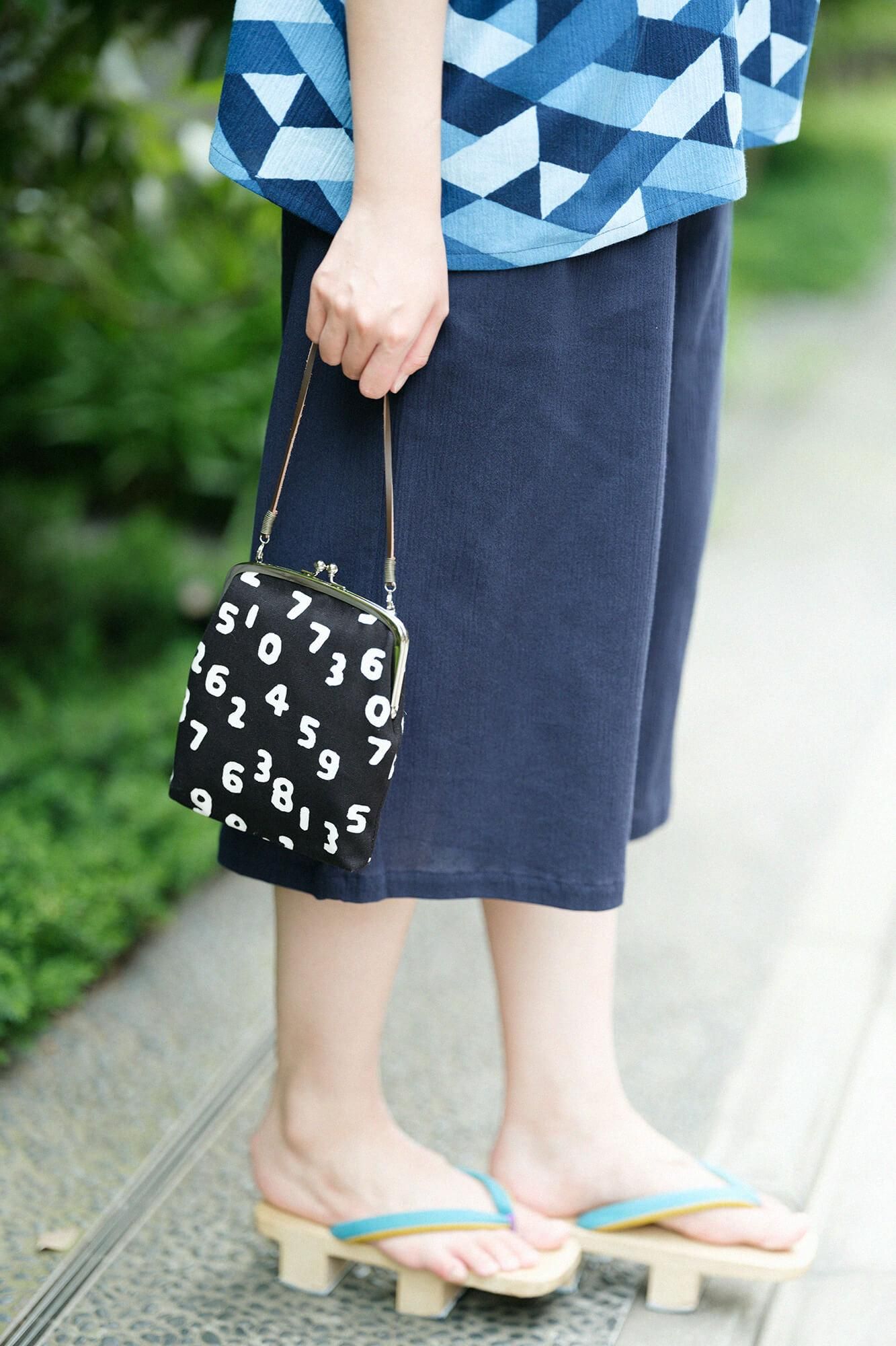 Takashima Chiku 20/20 Hironari Monpe Hagi-Length / Navy Blue (Tomekon)