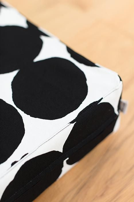 Box Cushion/Marbles White×Black【※Delivery in 3 weeks】