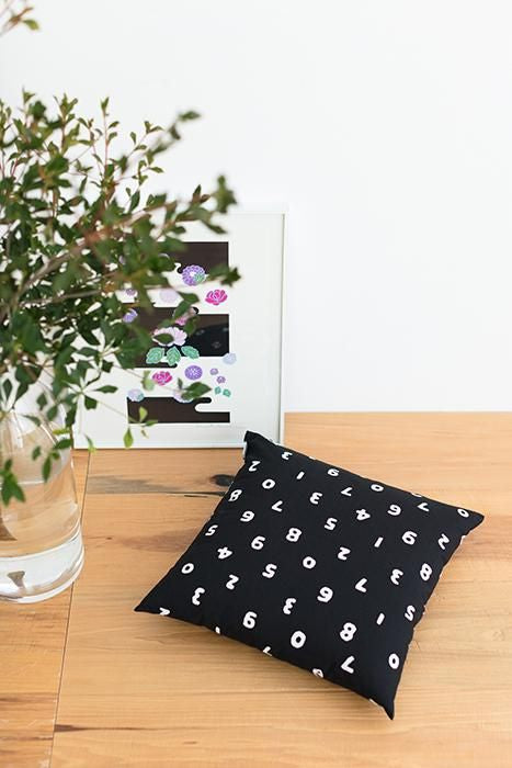 平織り21番手 クッション(座布団)カバー/SO-SU-U 濡羽色(ぬればいろ)【※お届けに約3週間】