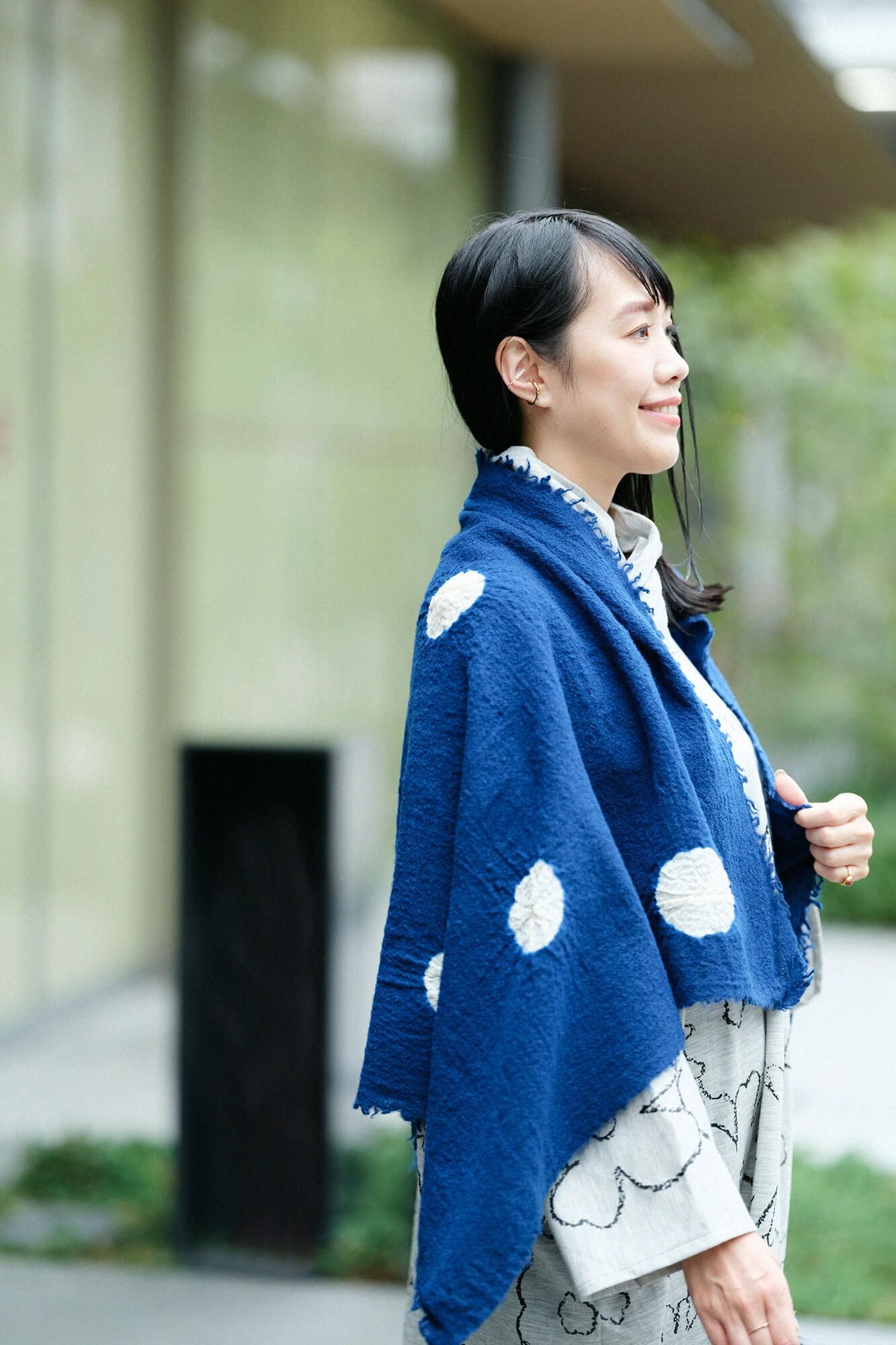 【net限定】淺井紮染 縮絨圍巾 寬版/圓點 寶藍色