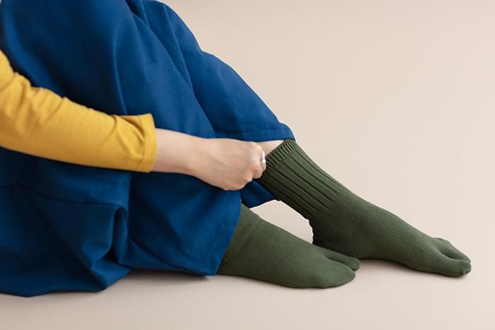 Rip Knit Tabi Socks (Mid-calf)/Olive Green【Men・Women】