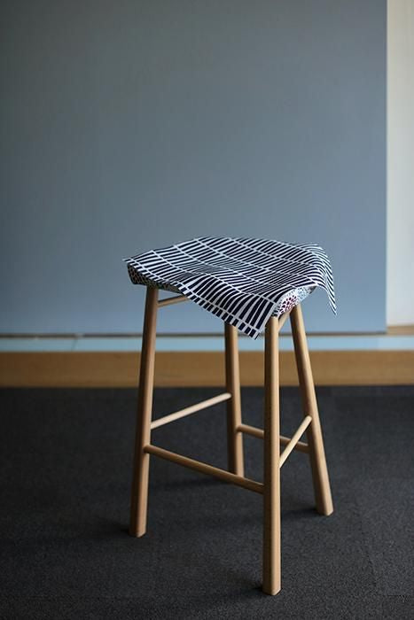 SOU・SOU×Coccole Craftool Counter Stool/Wooden Clappers Navy blue【※Delivery in 1~3 months】