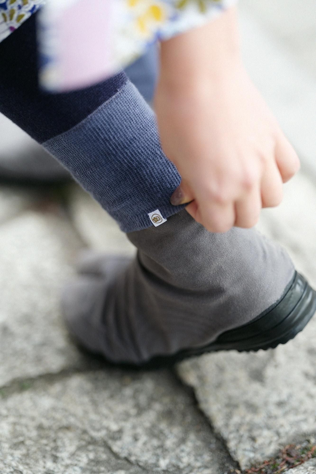 彩三寸(いろさんずん)/深紺(しんこん)×灰青鼠(はいあおねず)