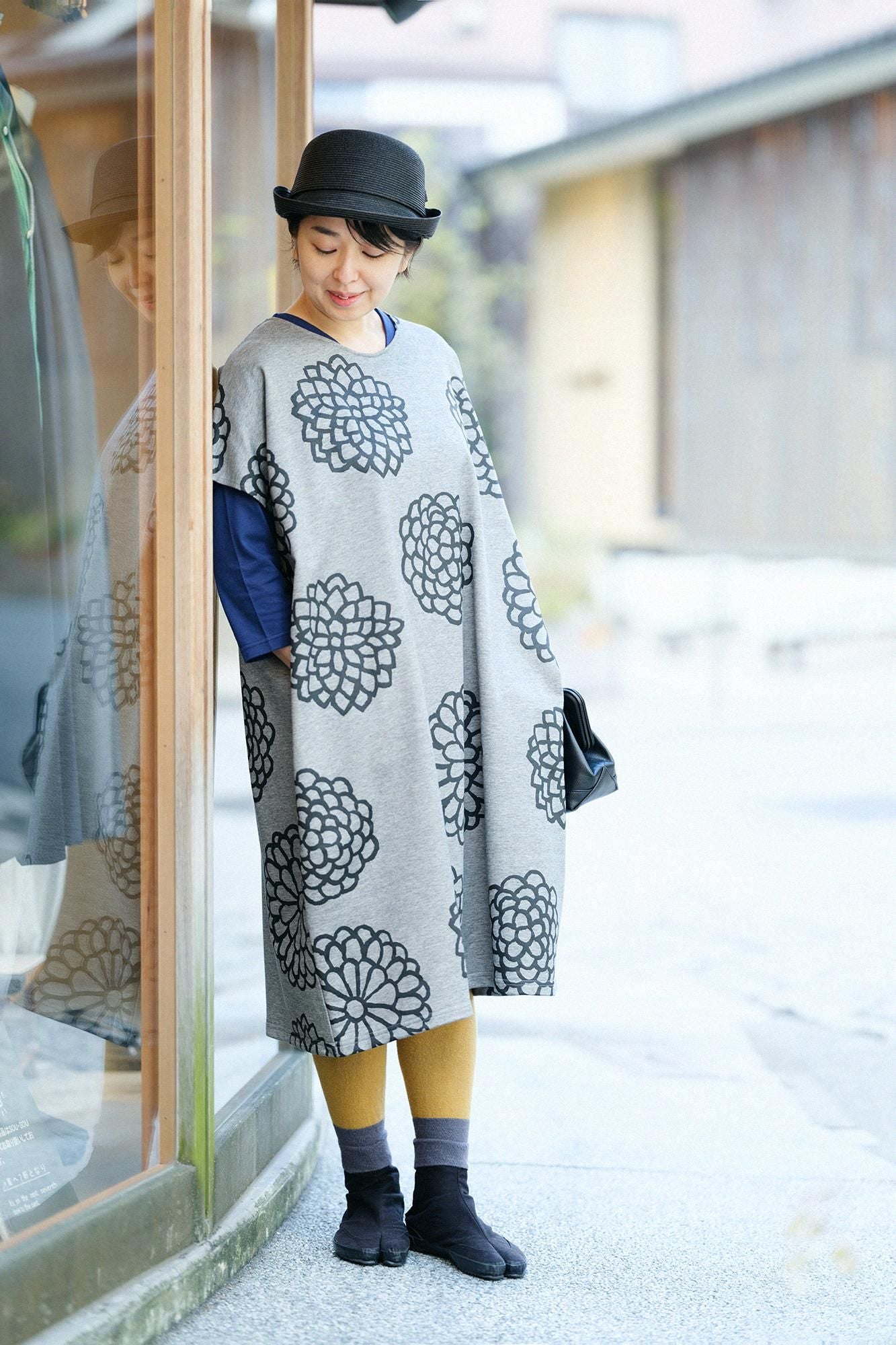 彩三寸(いろさんずん)/山吹茶(やまぶきちゃ)×鉛色(なまりいろ)