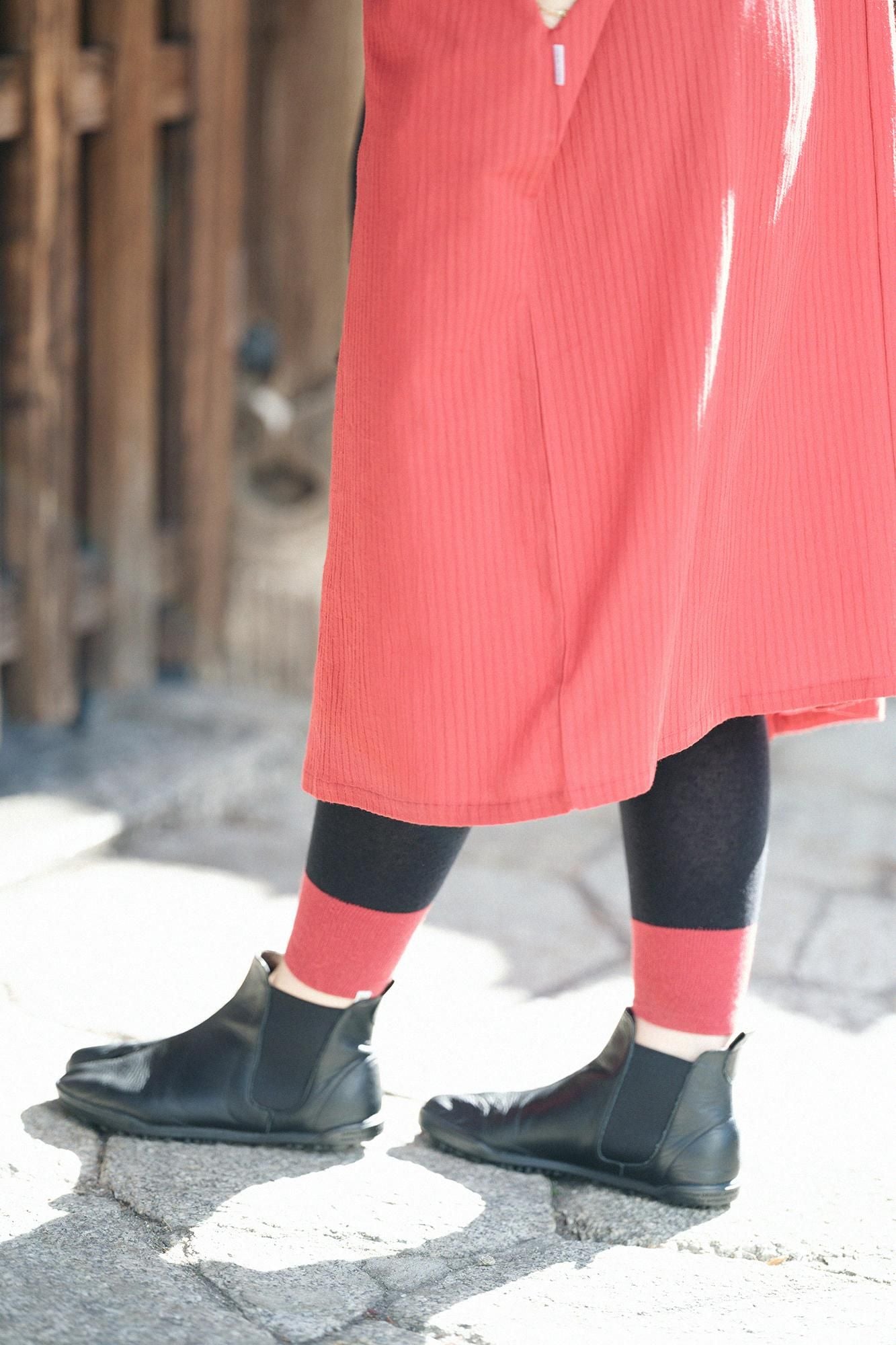 彩三寸 內搭褲/黑色×胭脂紅