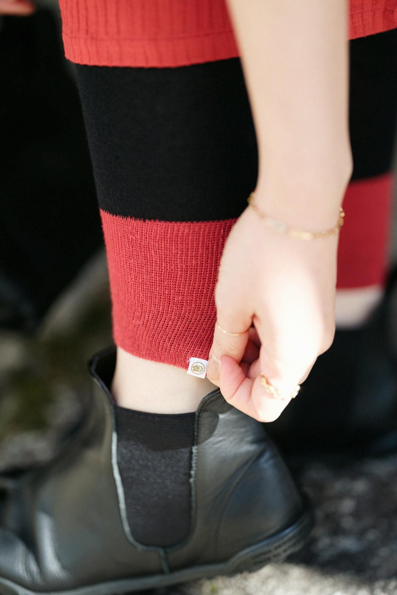 彩三寸 內搭褲/黑色×胭脂紅