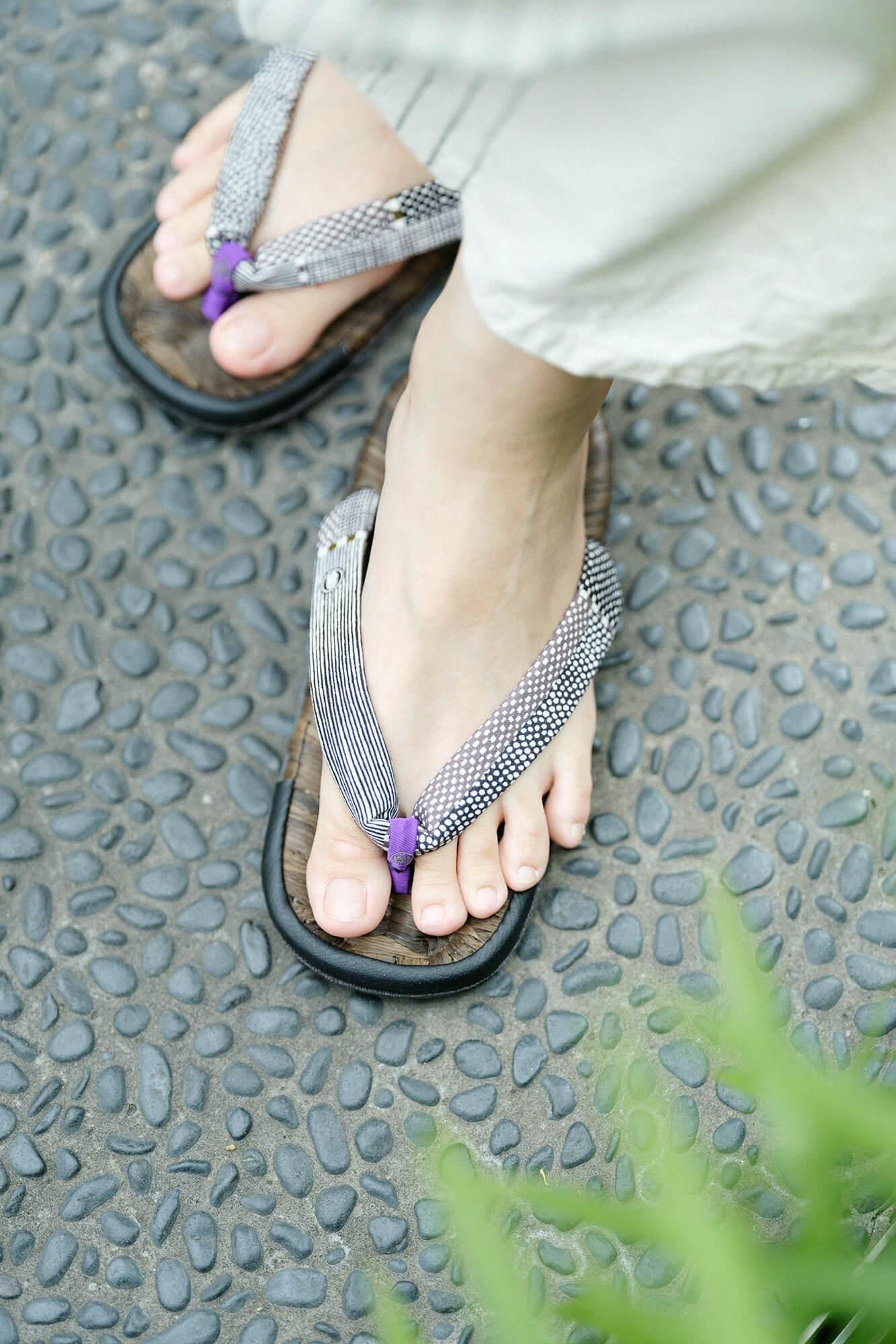 Zori Sandalen Asabura Krähengesicht / Magasane (Sumi)