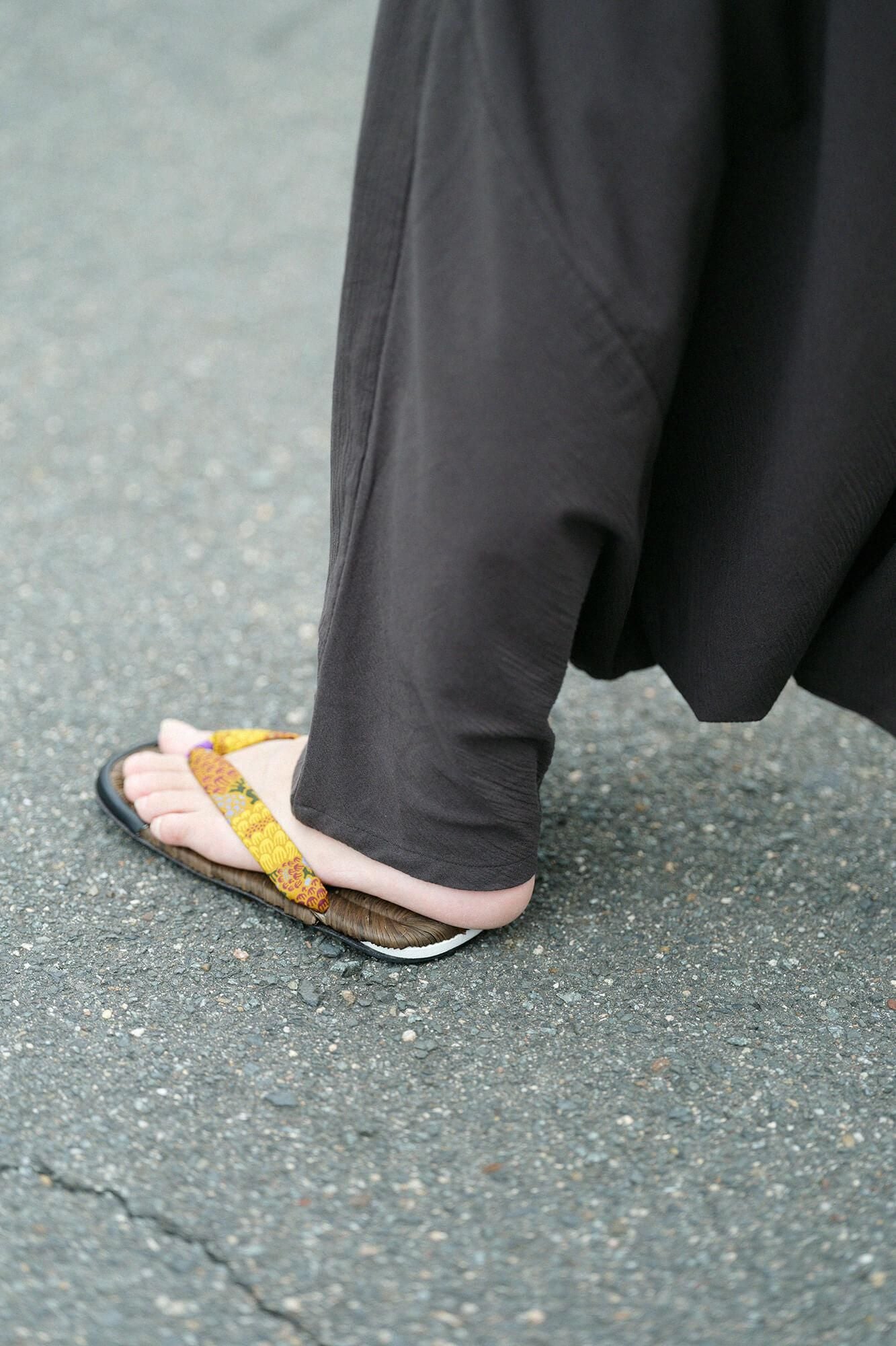 Asabura Sandals Black/Kenran Golden