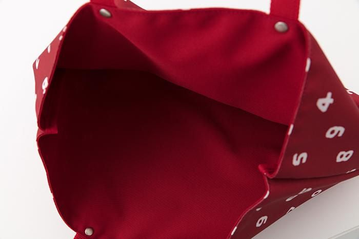 ● Grand sac fourre-tout / So-Su-U Akairo