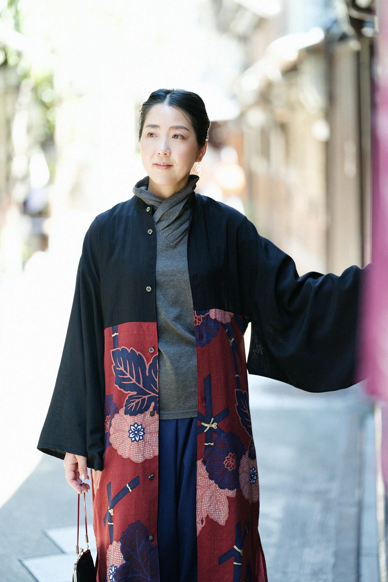 高領上衣/灰墨色