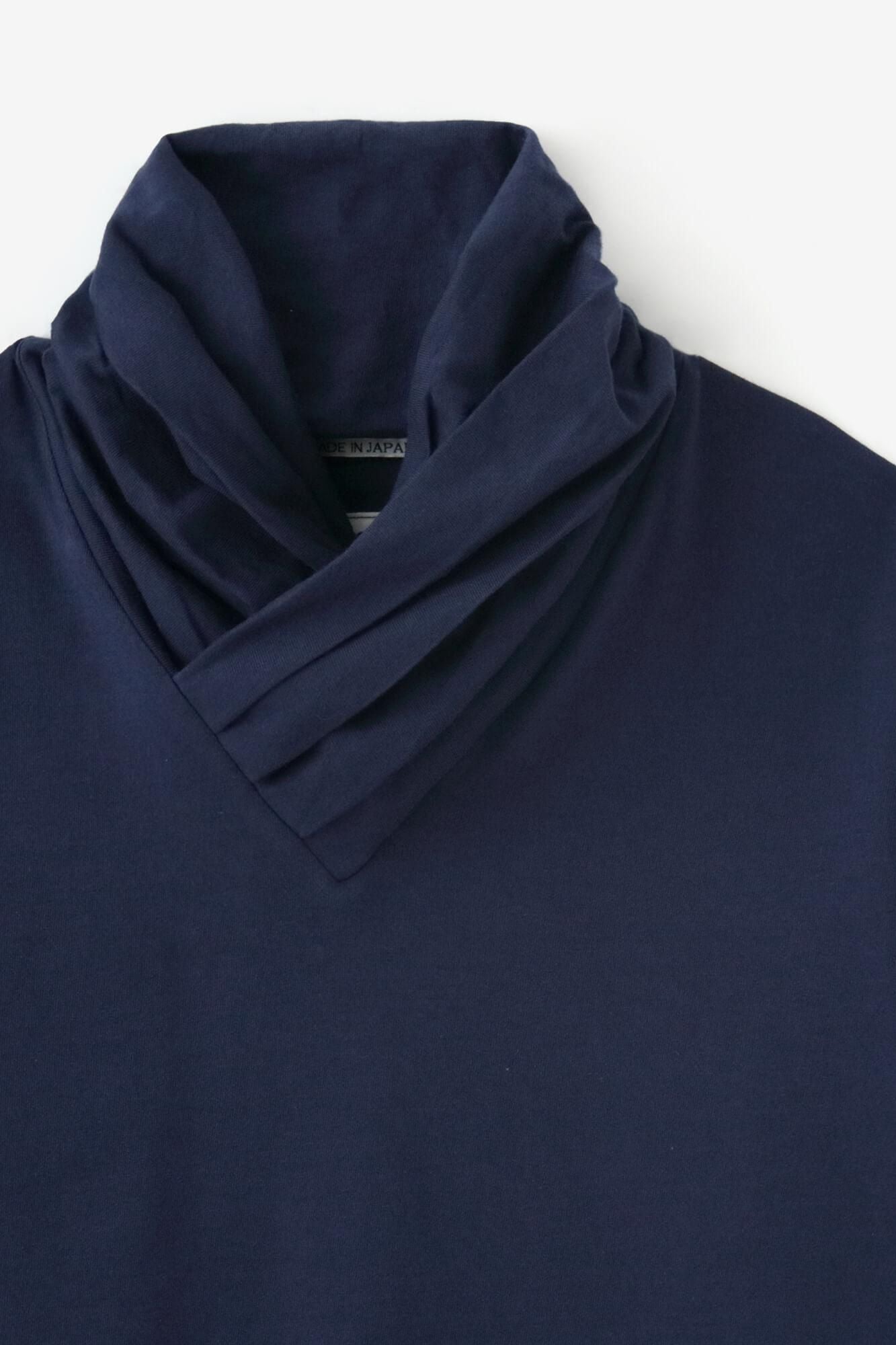 Col cache-cœur/bleu foncé