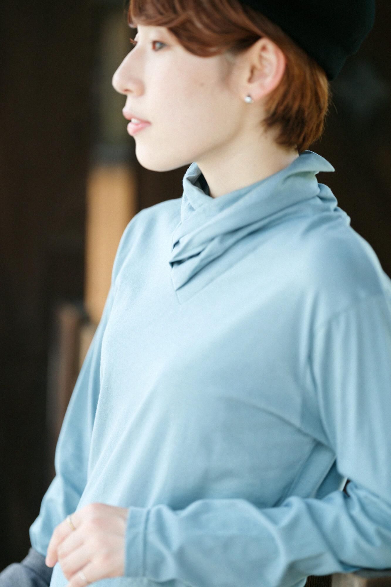 高領上衣/淺藍色