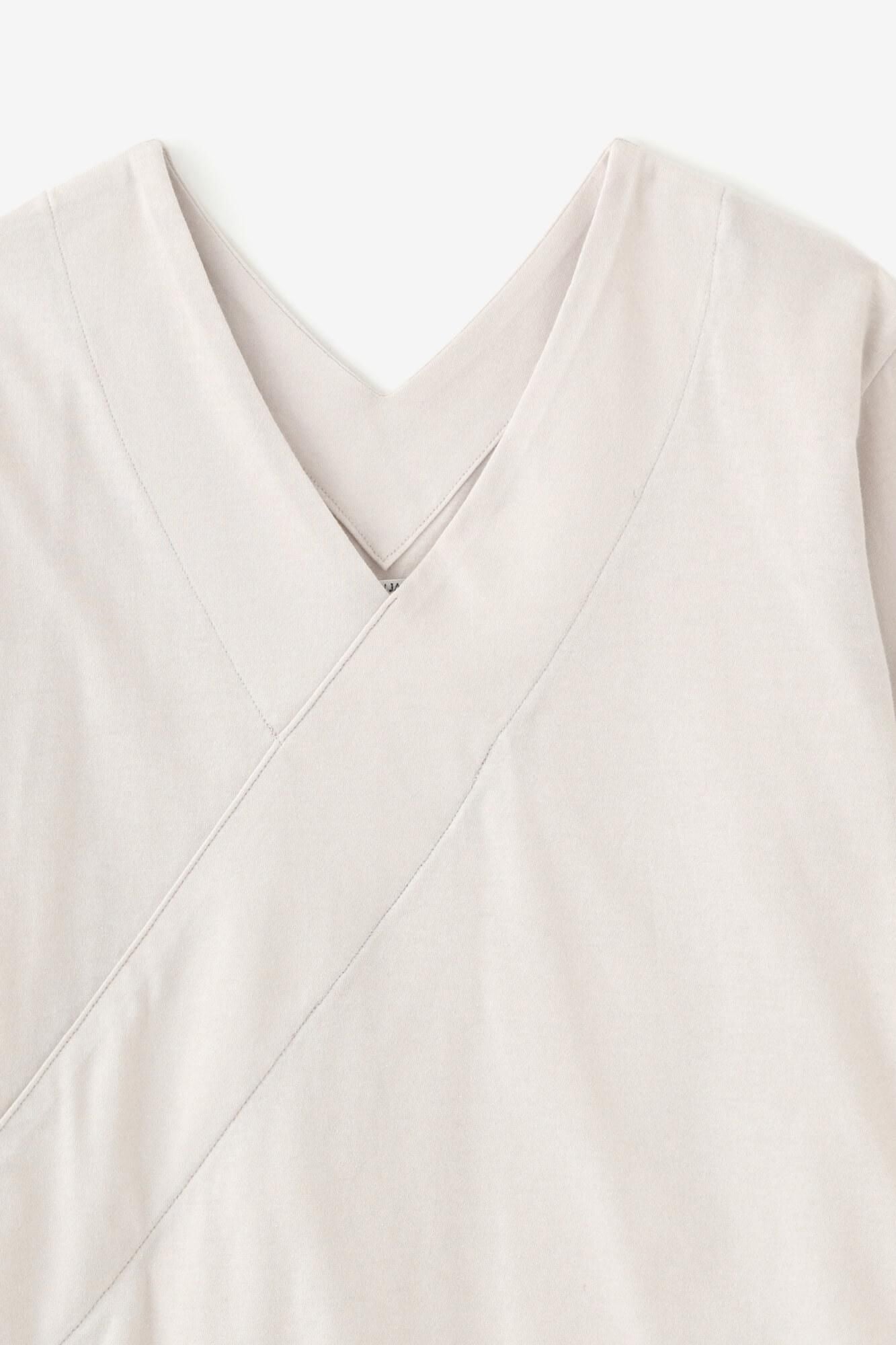 V-neck Shirt Bi-color Sleeve 30 Count Single Yarn Sakura Grey x Mustard Color