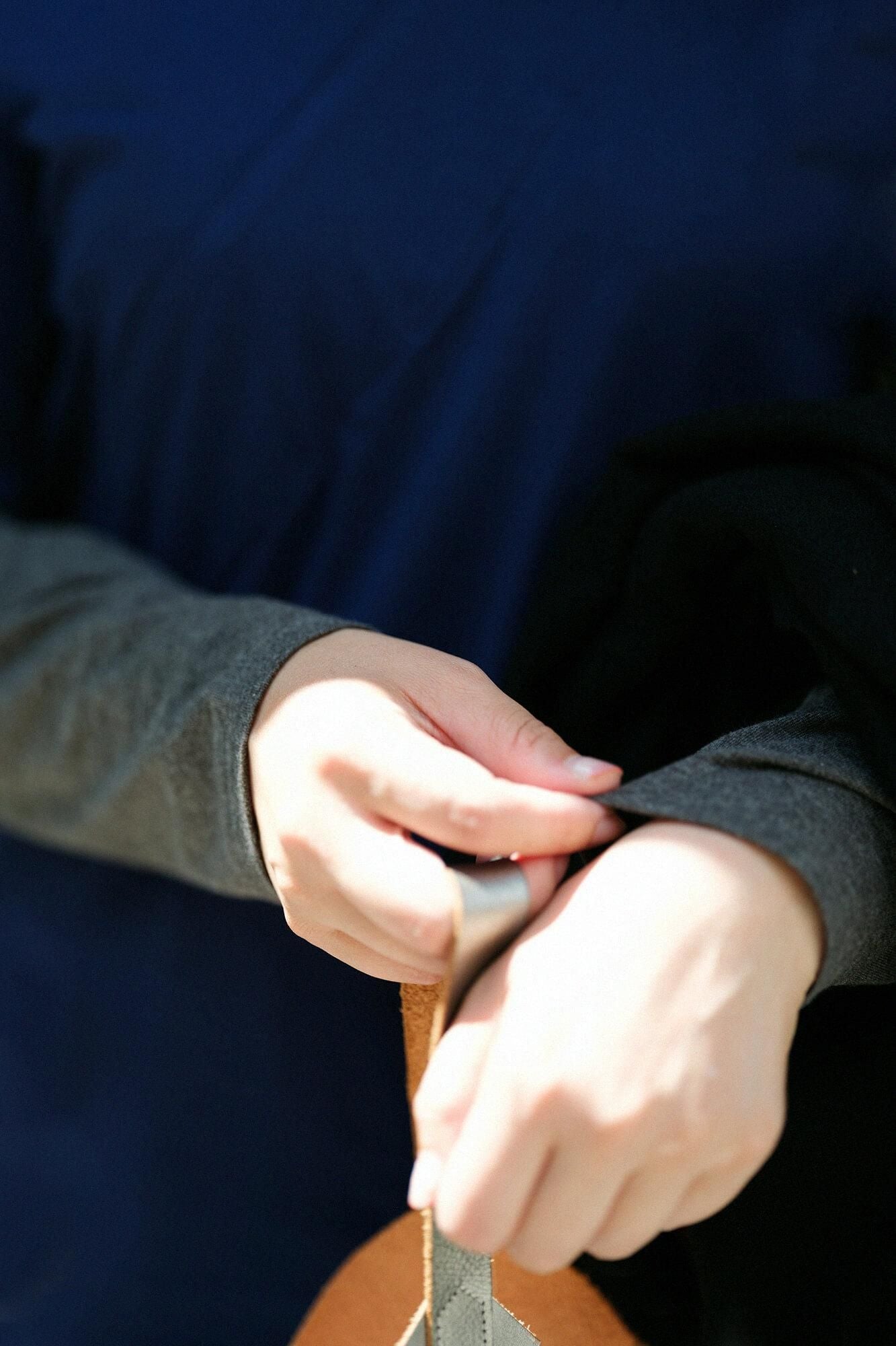 拉出领,不同袖子,30 件单件/深蓝色 x 麻色墨水