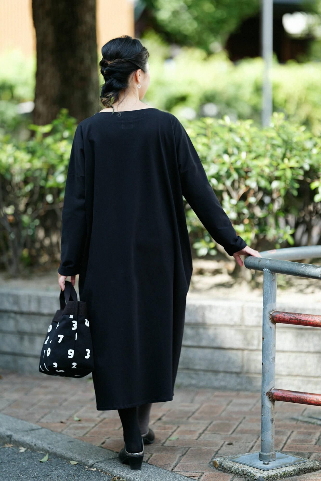 펀치 로마 보트 목이 긴 소매원피스/검은색