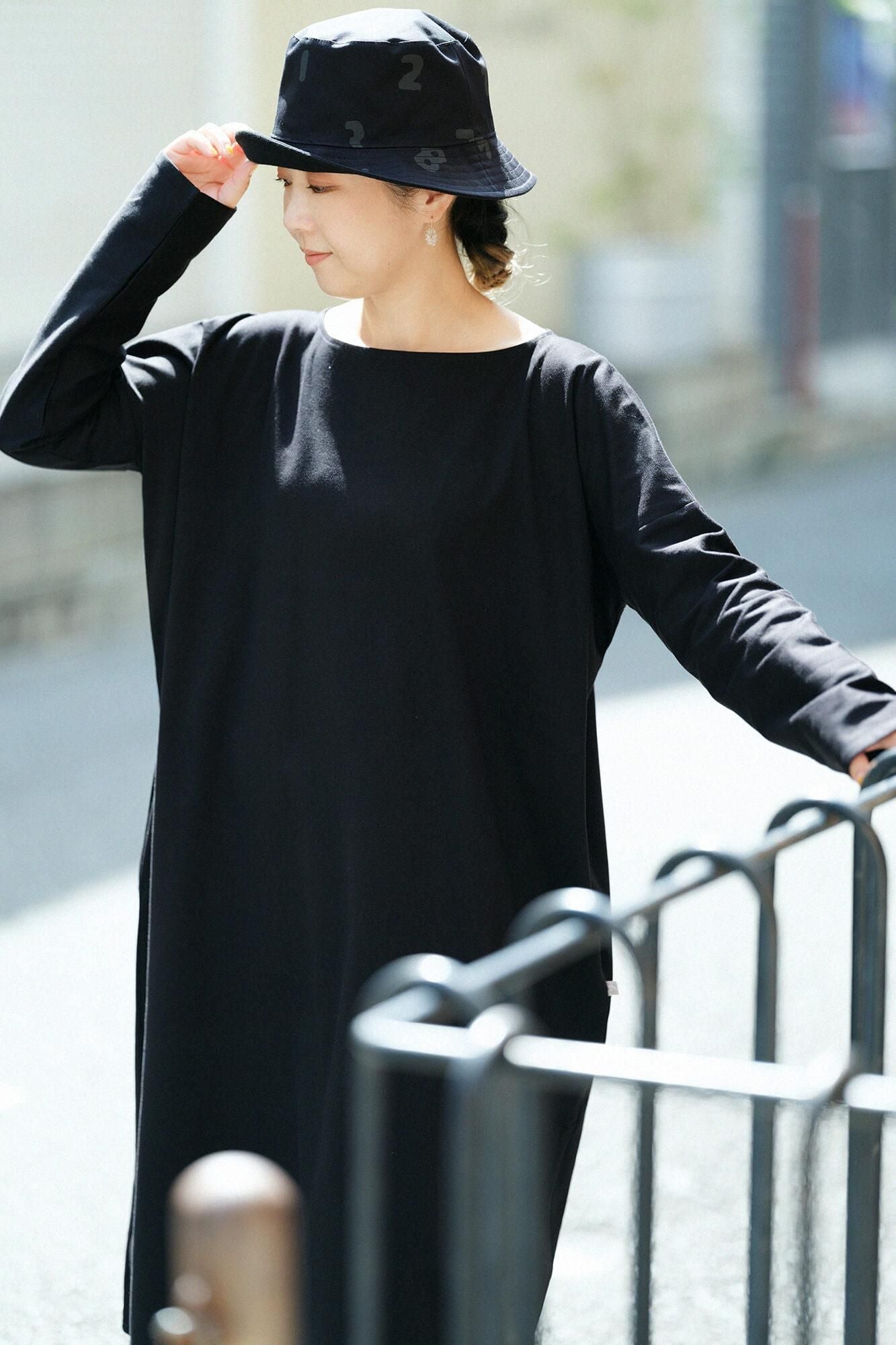 펀치 로마 보트 목이 긴 소매원피스/검은색