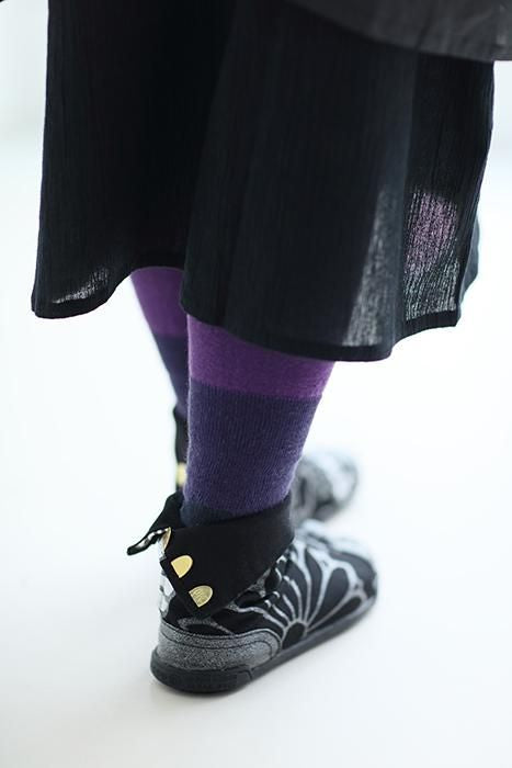 Marugo Split Toe Tabi Shoes / Gold Damask Shades of Night