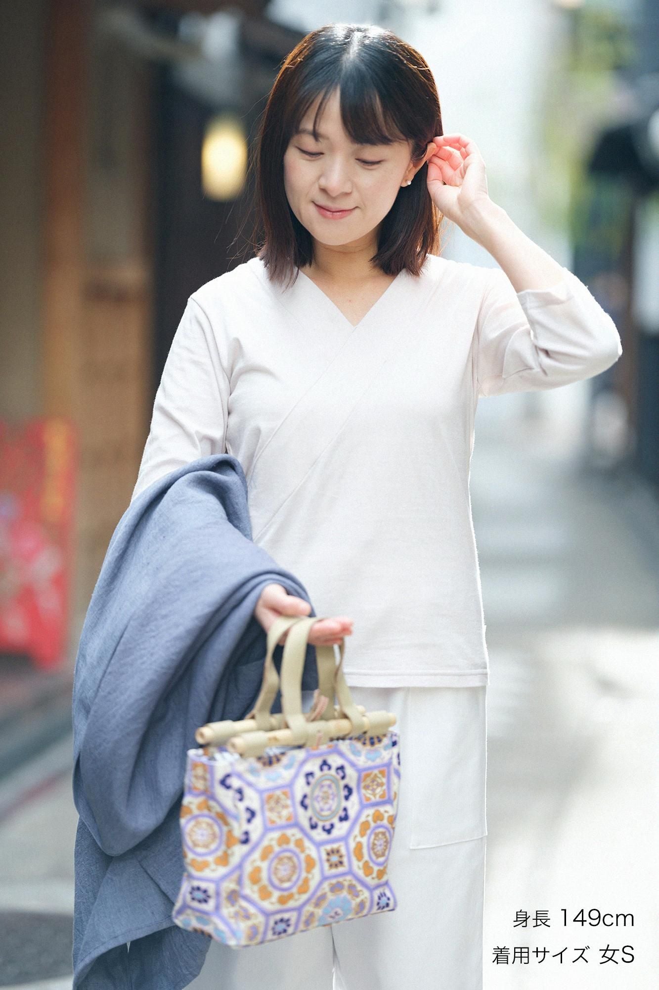 Three-quarter Sleeve V-neck Shirt / Sakura Grey