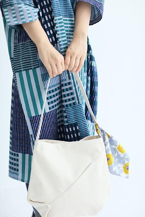 Odayaka Canvas Shoulder Bag with Ornament / Ecru×Yu
