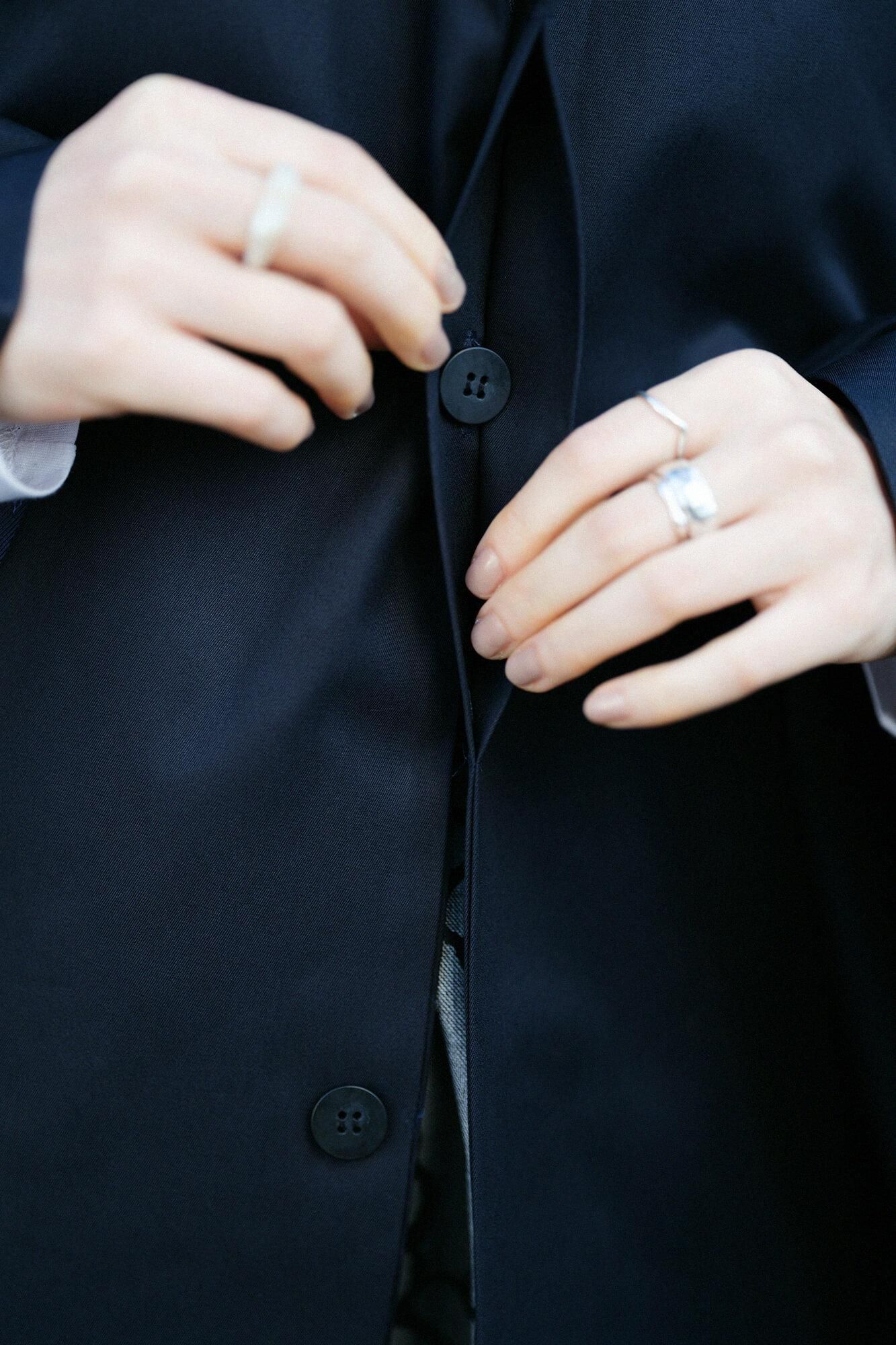 【官網限定】撥水斜紋織(對不起斜紋織) 圓領方袖外套(enryogaitou)/暗藍色