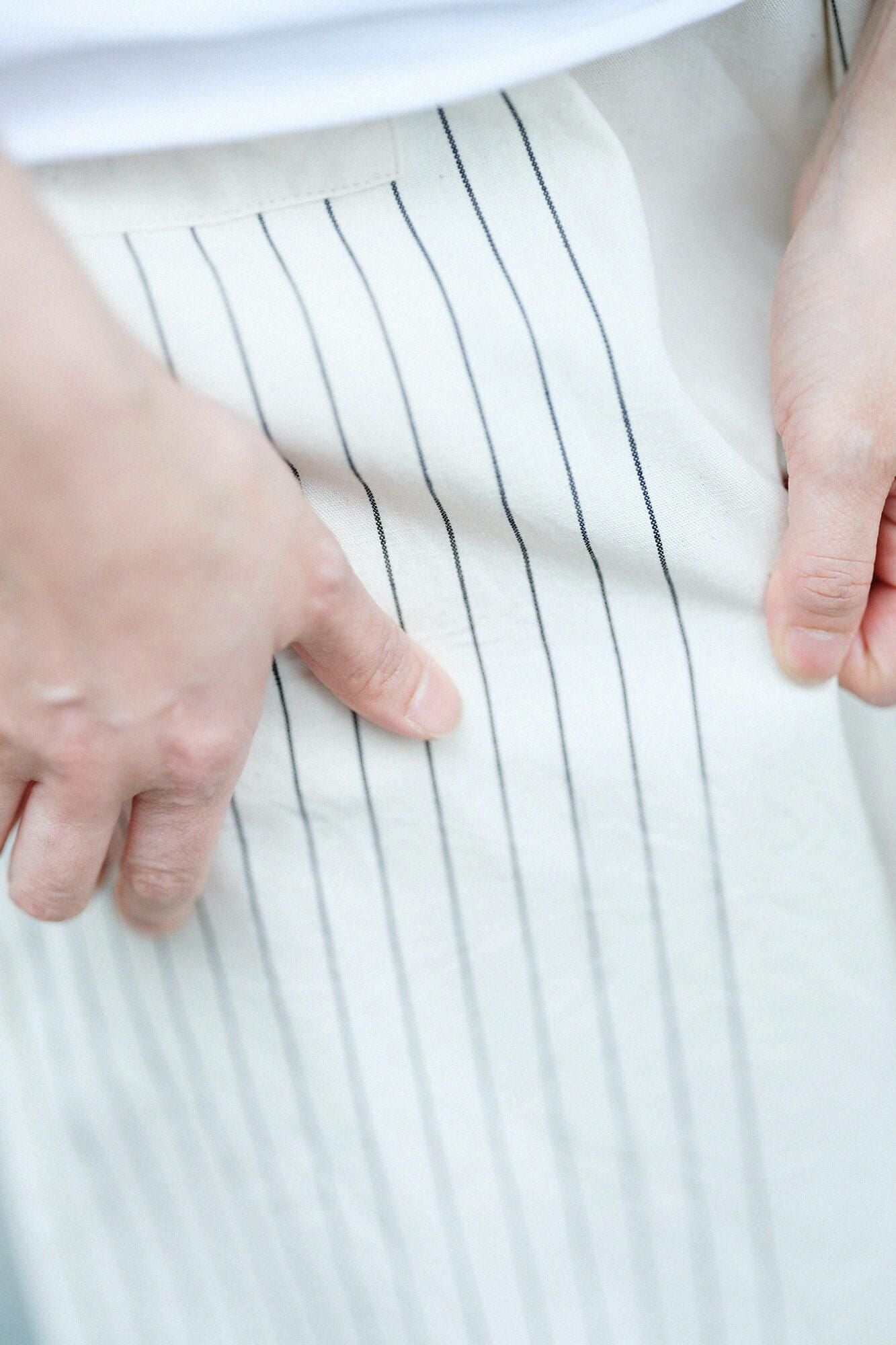 ISE棉花20/20宽(Hironari)Monpe Hagi-Length/Half Striped(Hanbunjima)新鲜白色(Kijiro)